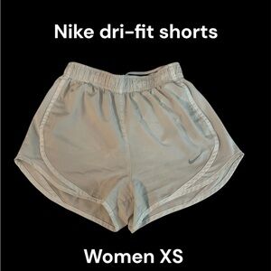 NIKE DRI-FIT SHORTS. XS